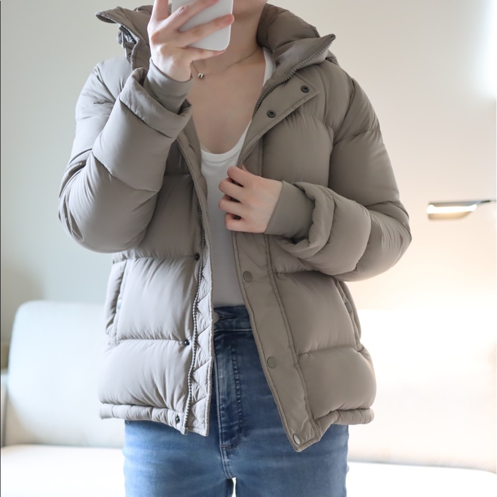 Aritzia TNA super puff XS modern taupe